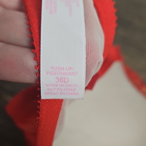 Victoria's Secret Red Push Up Bra with Lace Overlay - Size 36D - Picture 12 of 14